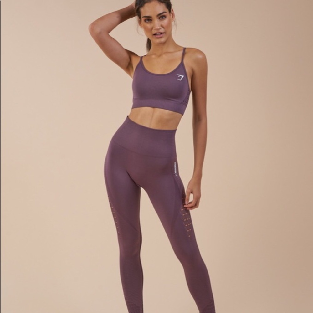 STRAPPY  SEAMLESS SPORTS BRA